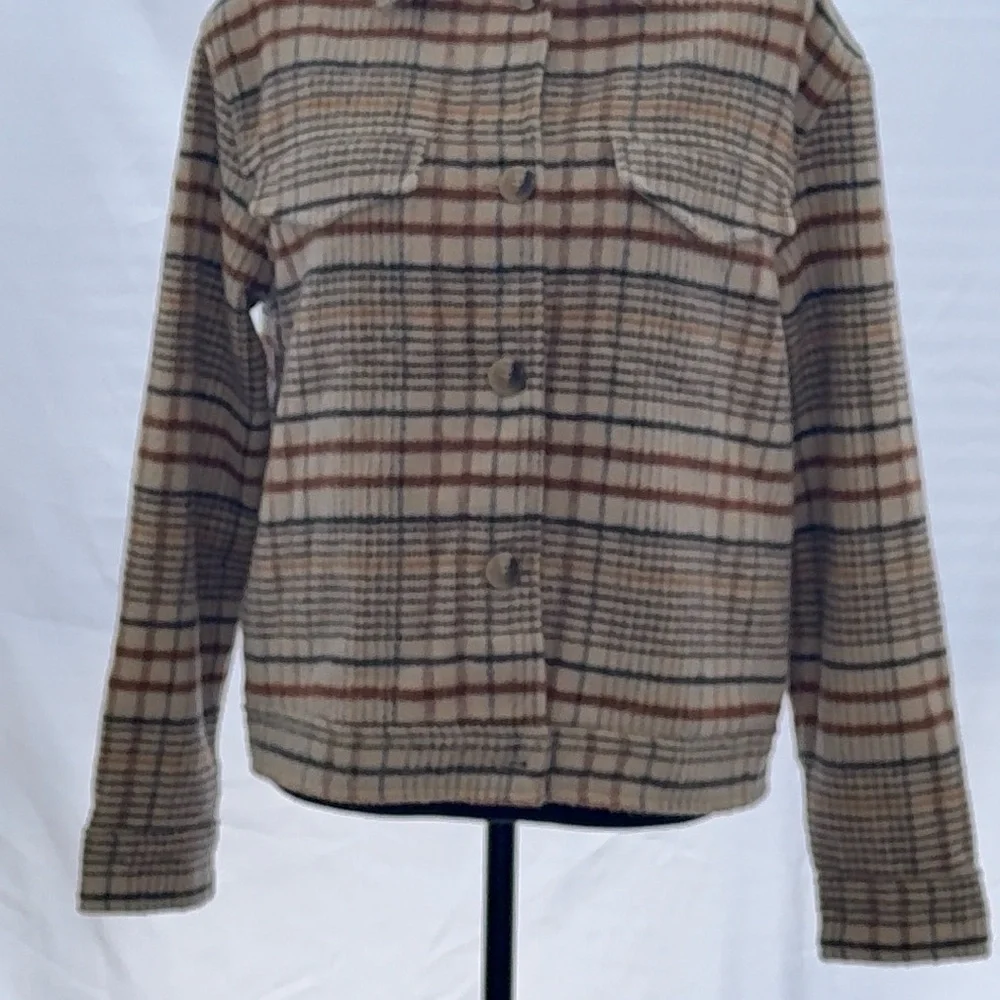 Neutral Plaid Button-Up Shacket Jacket – Cozy Fall Layer (Wool Blend)